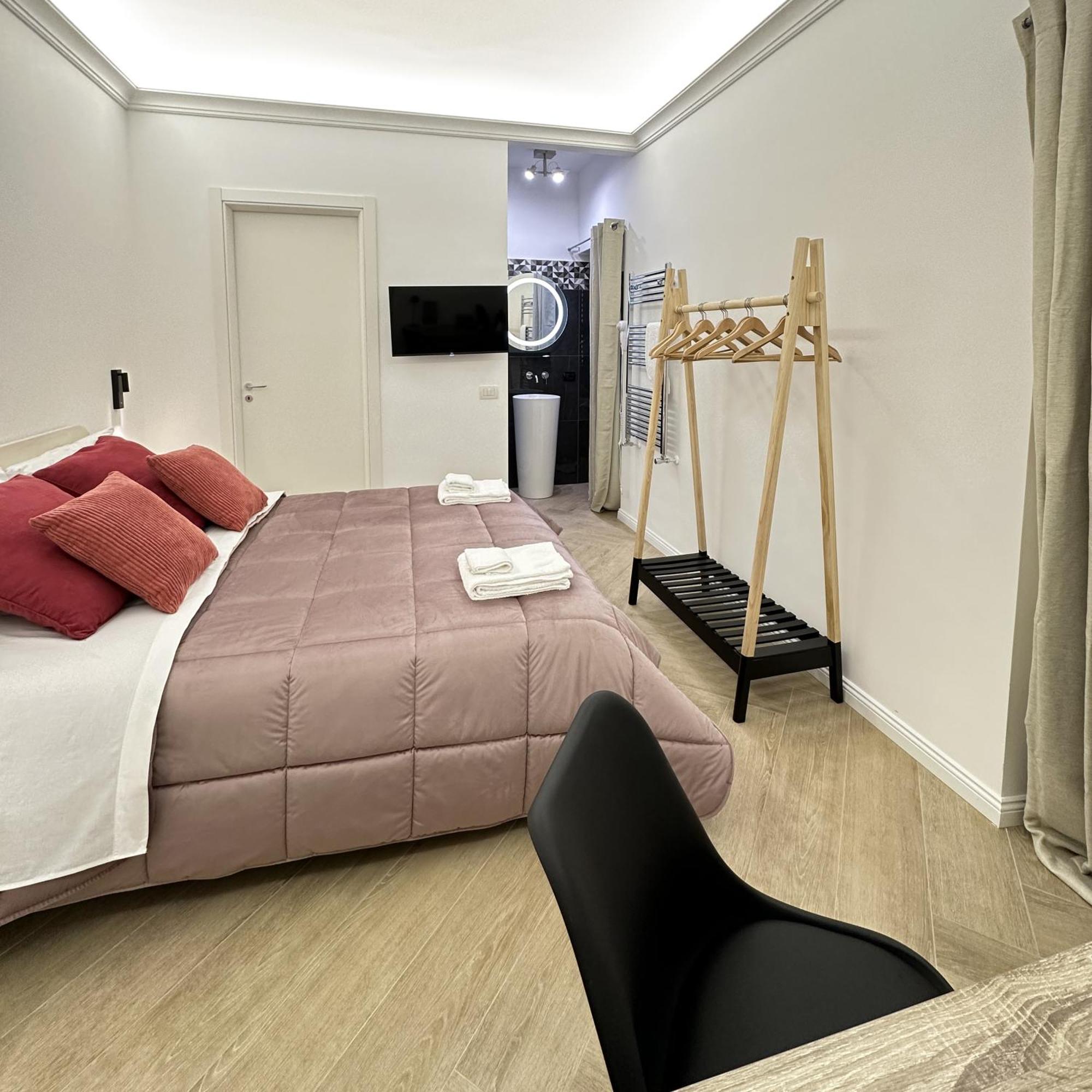 Vicki Vomero Rooms - Napoli Экстерьер фото