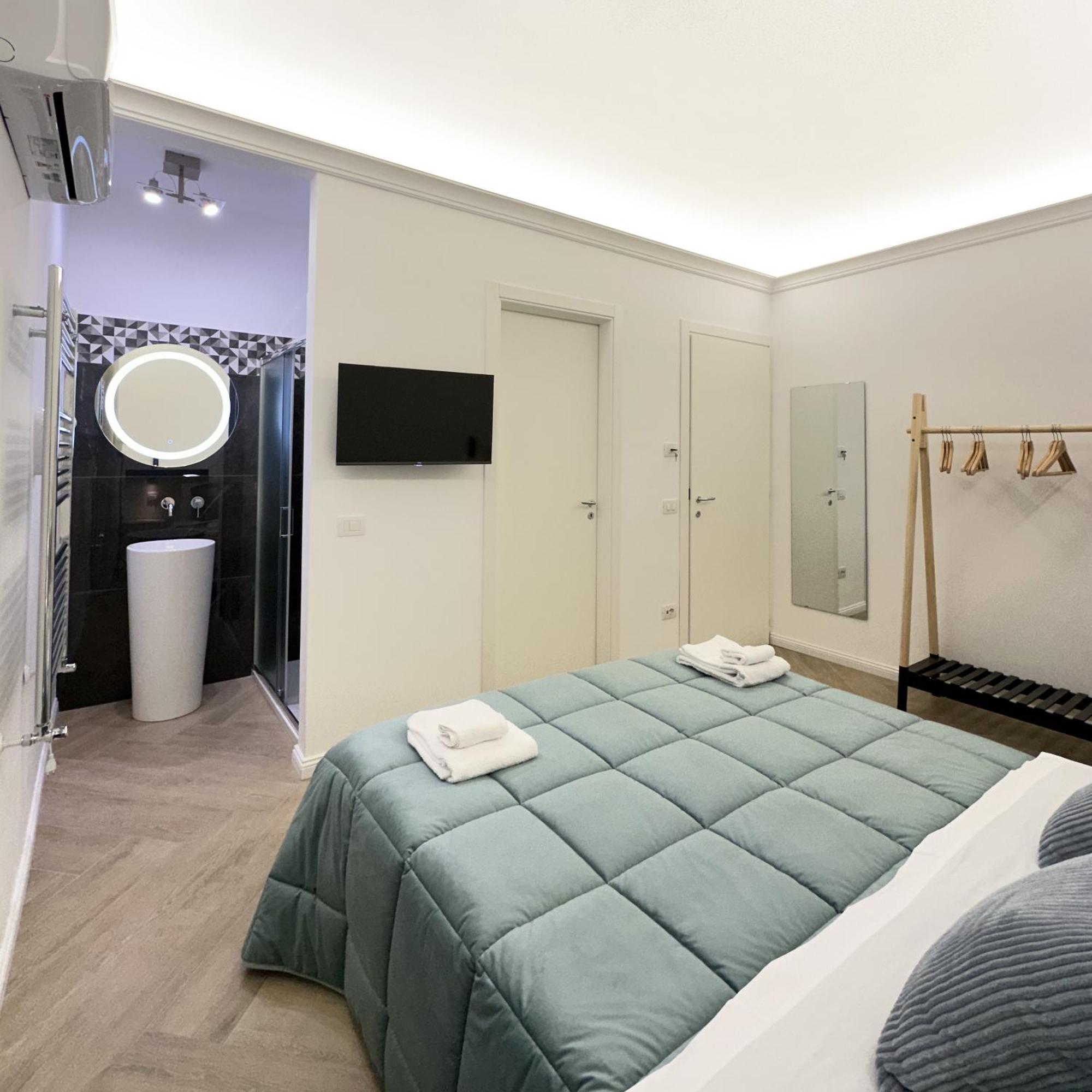 Vicki Vomero Rooms - Napoli Экстерьер фото